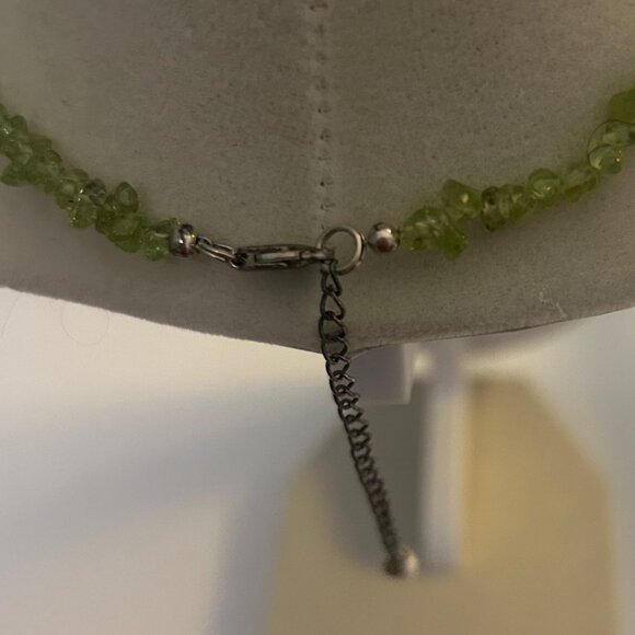 Handmade beautiful peridot nugget necklace with dainty coin pearl - Picture 3 of 3
